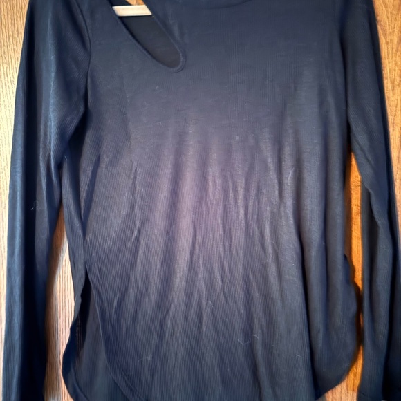 ALO peak long sleeve - Picture 2 of 4